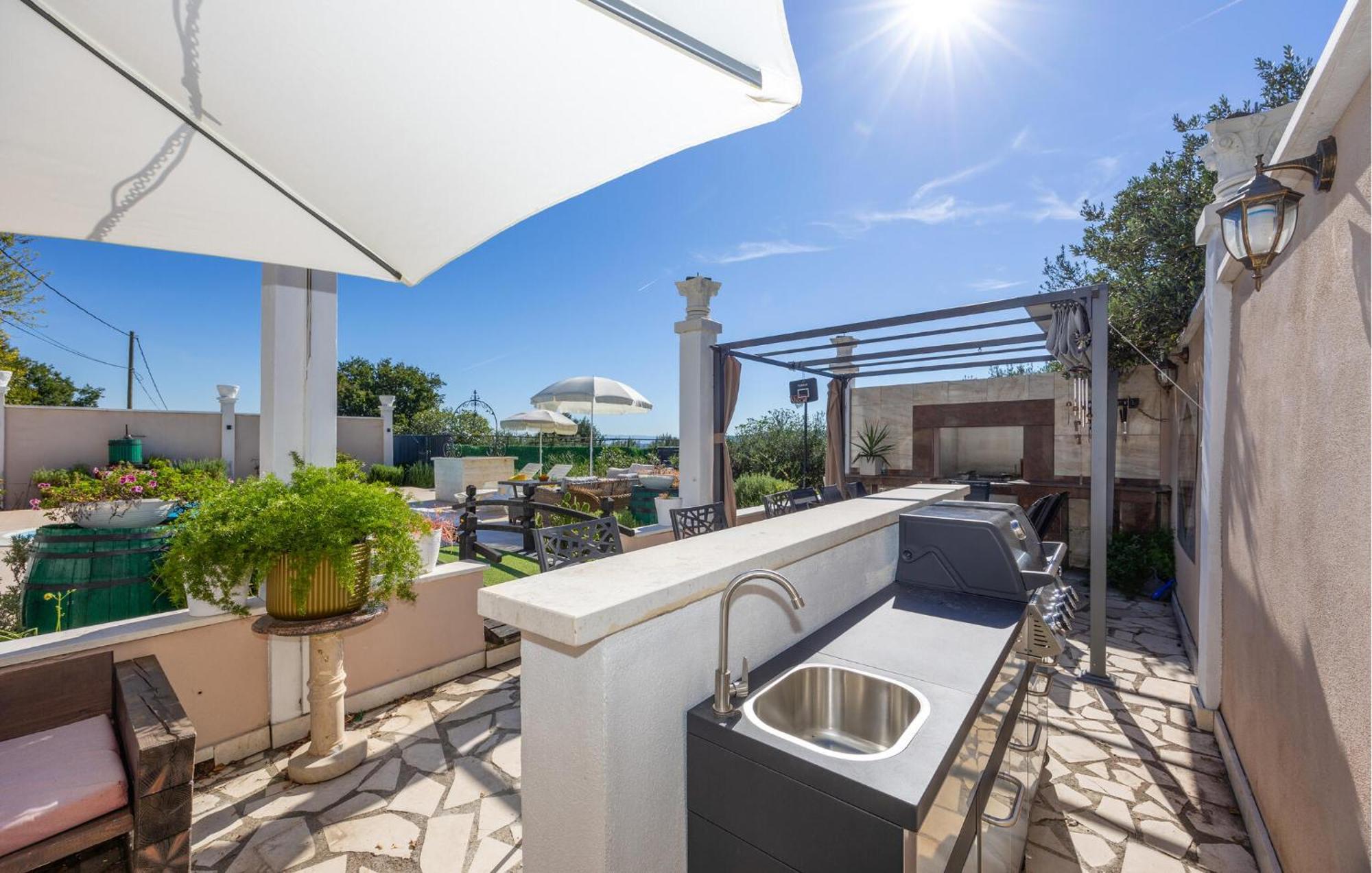 Nice Home In Kastel Sucurac With Wifi Kastela Exterior photo
