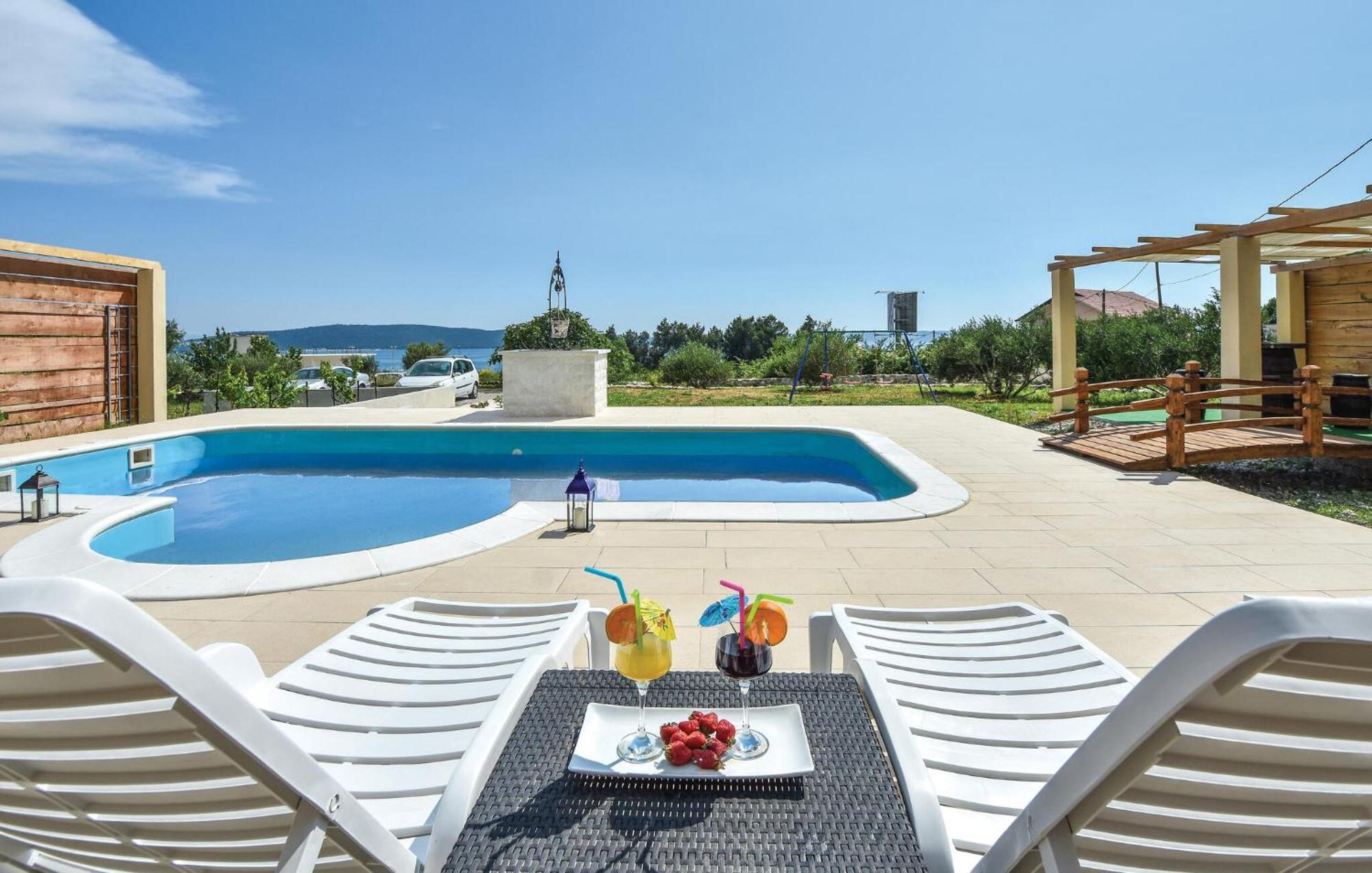 Nice Home In Kastel Sucurac With Wifi Kastela Exterior photo