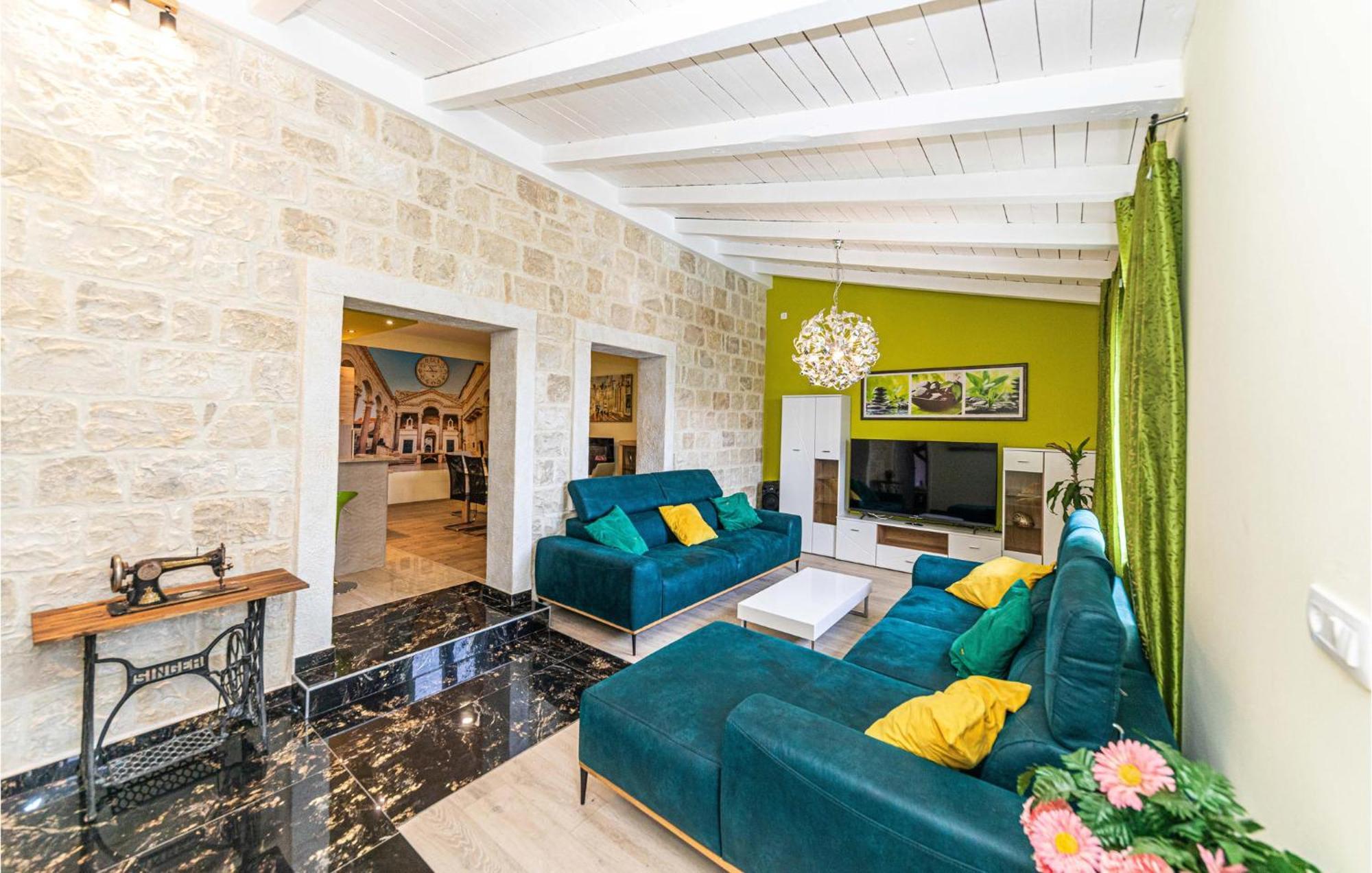 Nice Home In Kastel Sucurac With Wifi Kastela Exterior photo