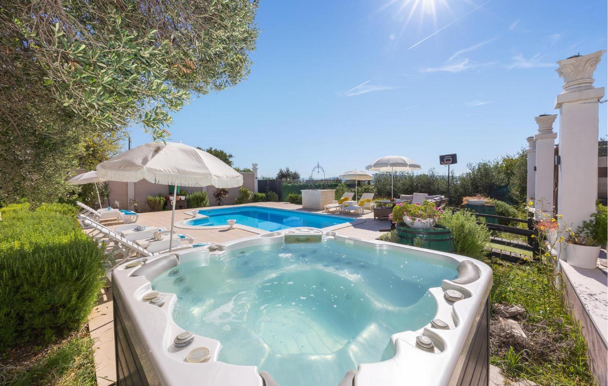 Nice Home In Kastel Sucurac With Wifi Kastela Exterior photo