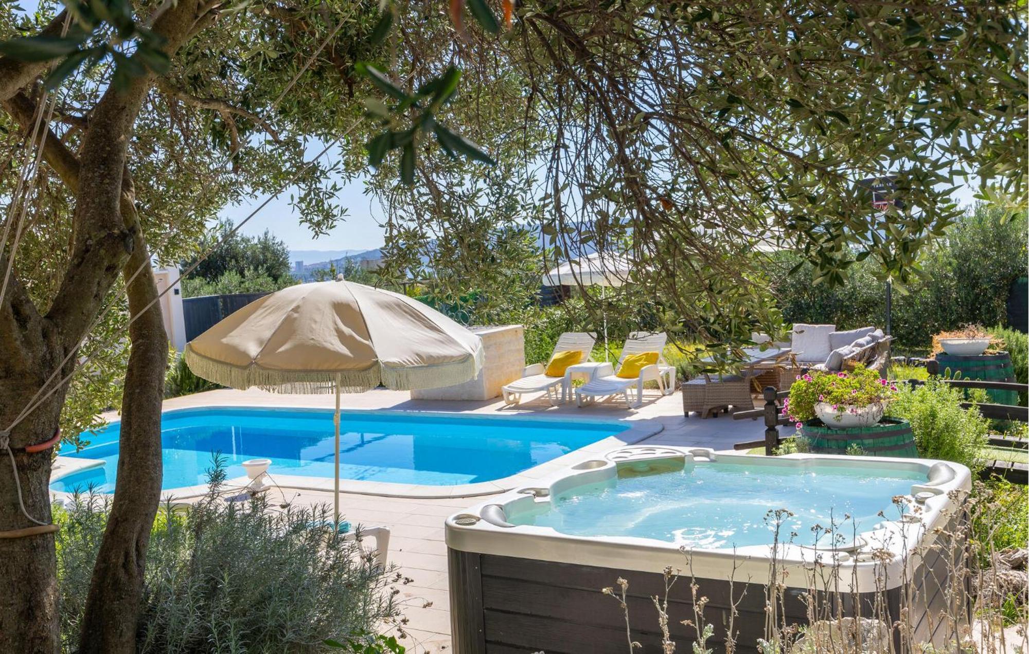 Nice Home In Kastel Sucurac With Wifi Kastela Exterior photo