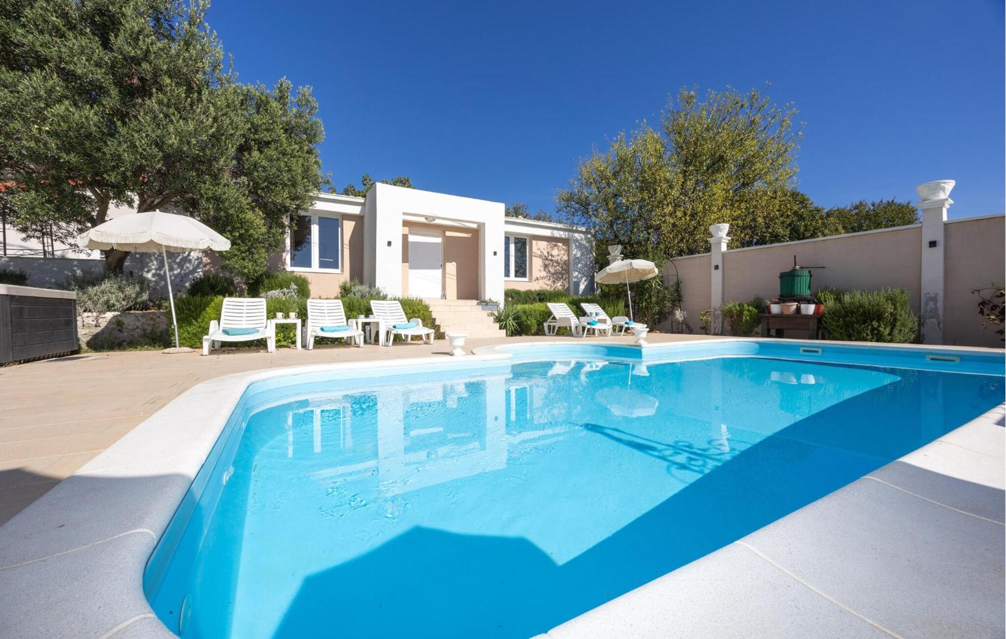 Nice Home In Kastel Sucurac With Wifi Kastela Exterior photo