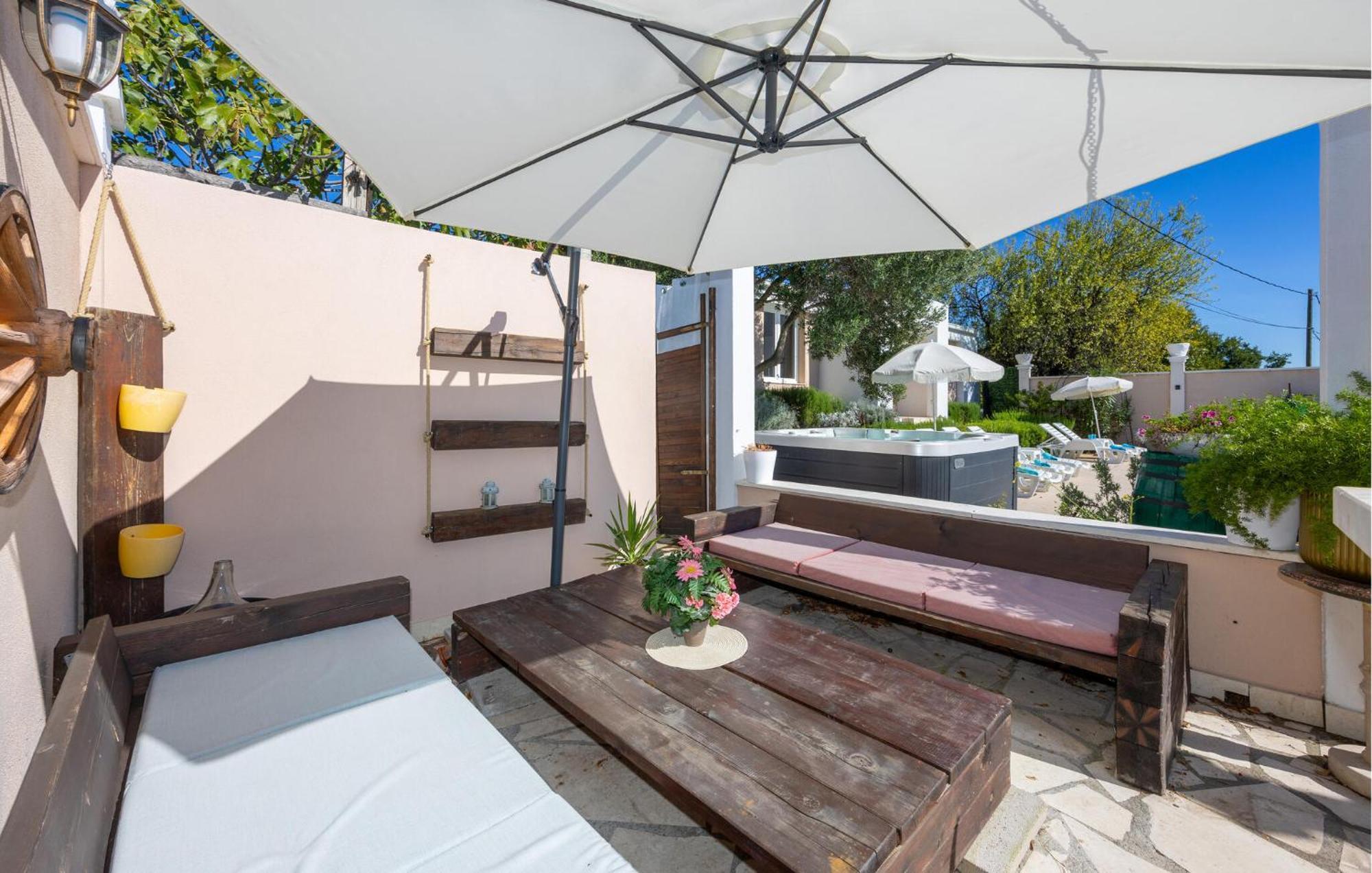 Nice Home In Kastel Sucurac With Wifi Kastela Exterior photo