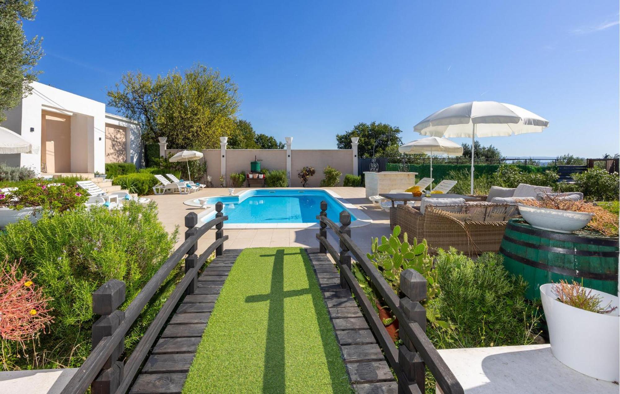 Nice Home In Kastel Sucurac With Wifi Kastela Exterior photo