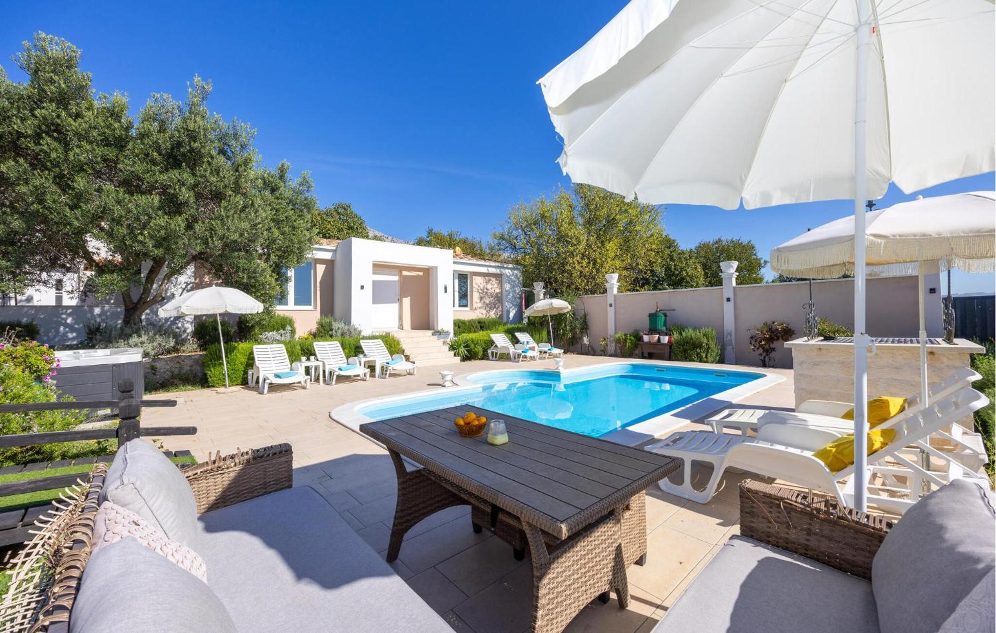 Nice Home In Kastel Sucurac With Wifi Kastela Exterior photo